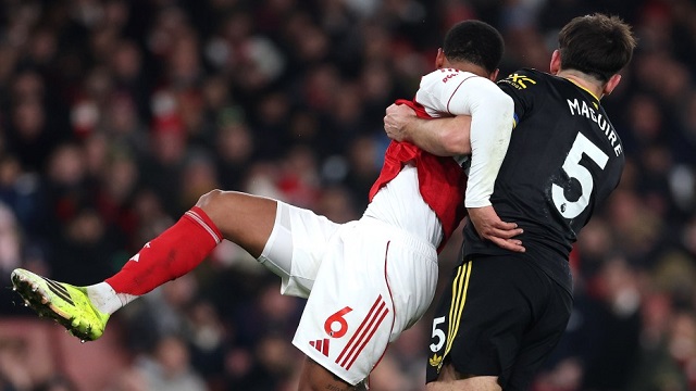 เร้ดอาร์มี่แห่ไลค์แม็กไกวร์ข่มกาเบรียล